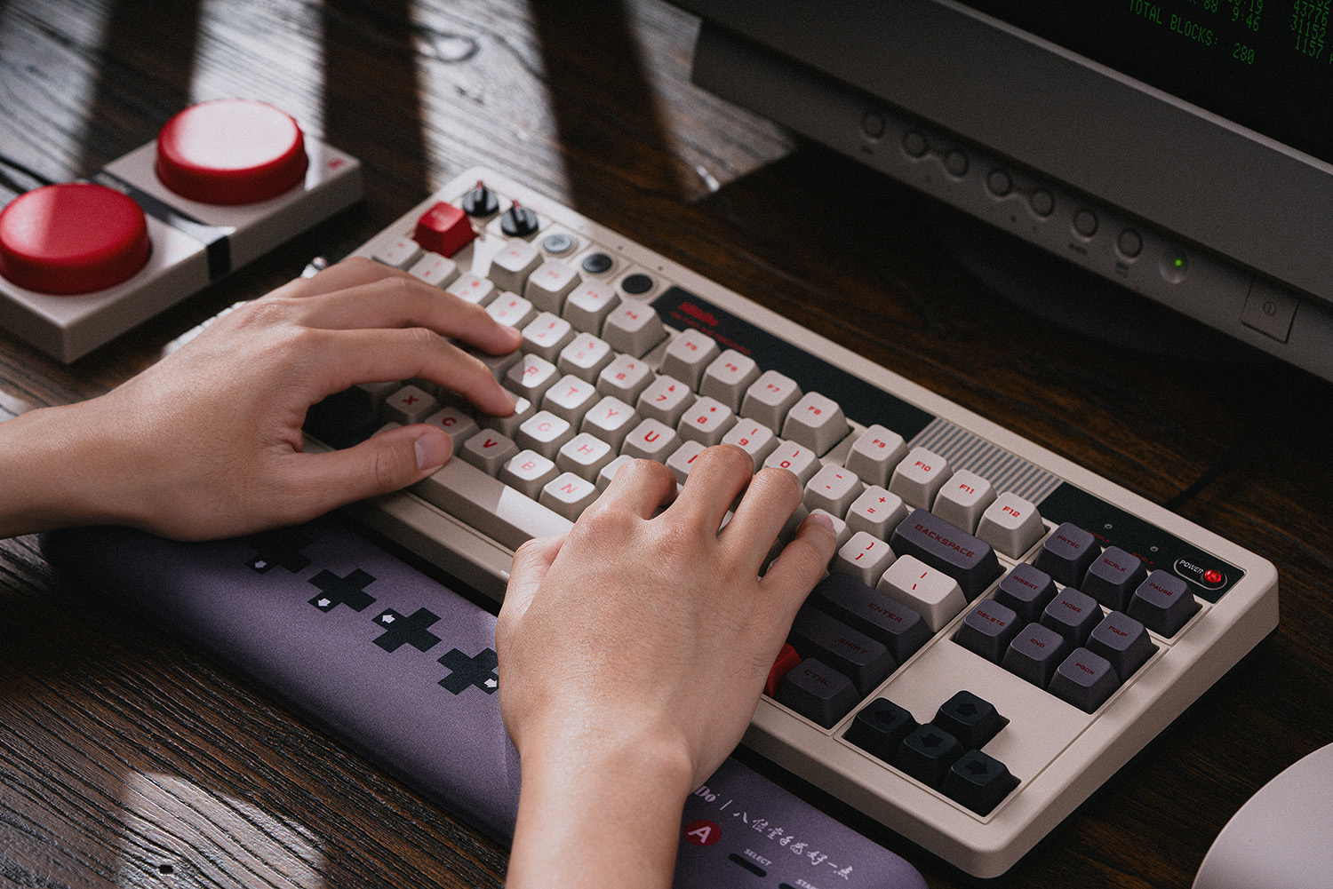 8Bitdo Retro Mechanical Keyboa - Retro Gaming Windows recensione e prezzo