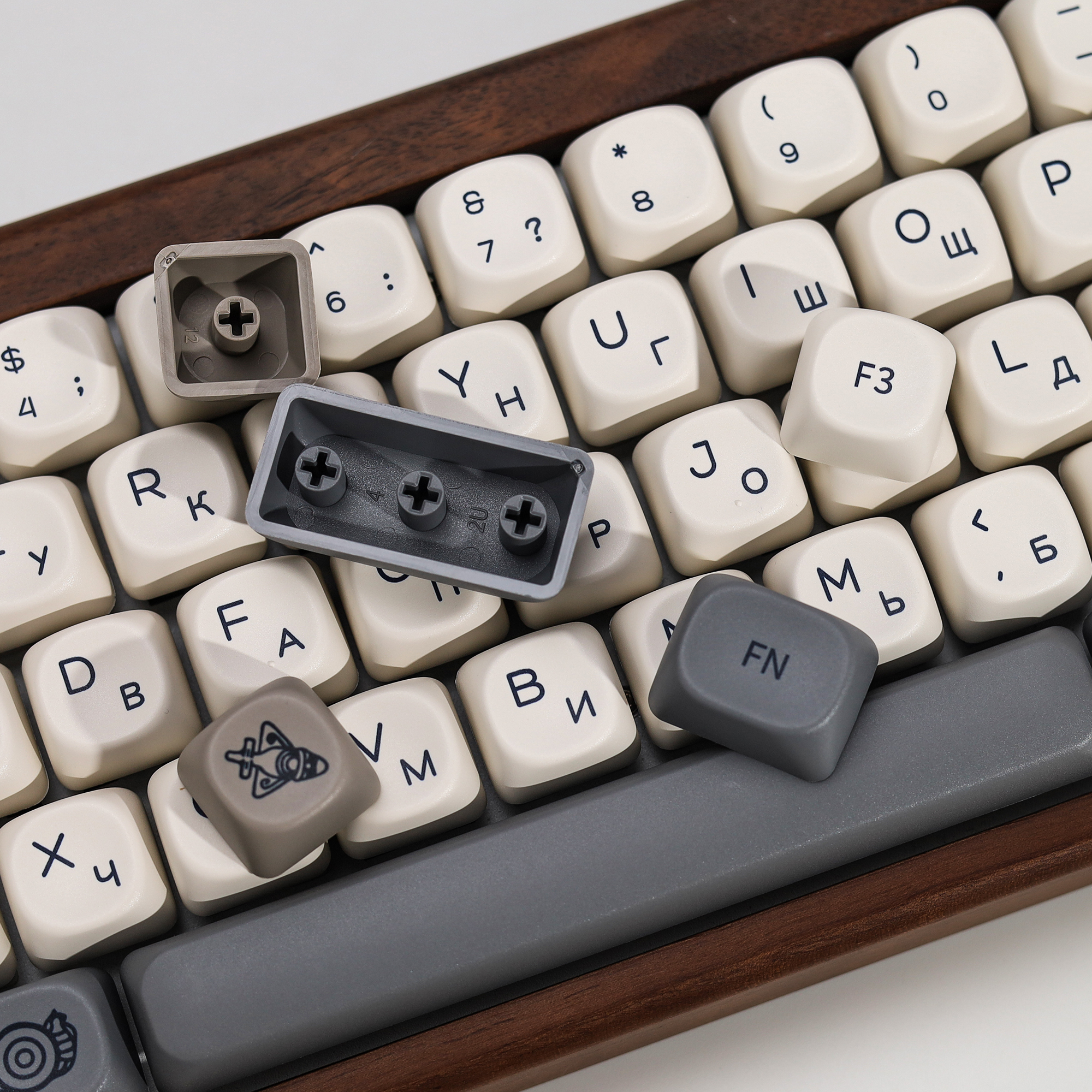 KBDiy Russian Keycaps Retro Vi - Retro Gaming Mac recensione e prezzo
